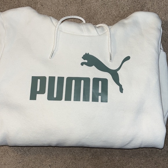 Puma sweatshirt-EUC!! Jr size large but fits more like medium-$15! - Picture 7 of 8
